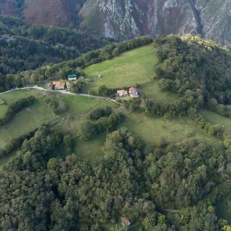 La Casona De Abajo Cangas De Onis Avalle