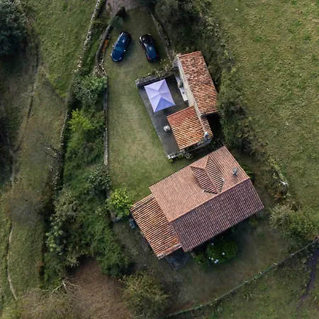 بيت للعطل La Casona De Abajo Cangas De Onis *