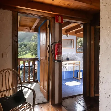 La Casona De Abajo Holiday home Avalle