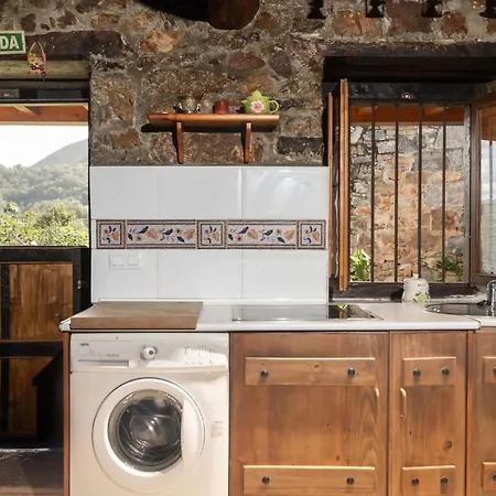 Сasa de vacaciones La Casona De Abajo Cerca De Cangas De Onís *