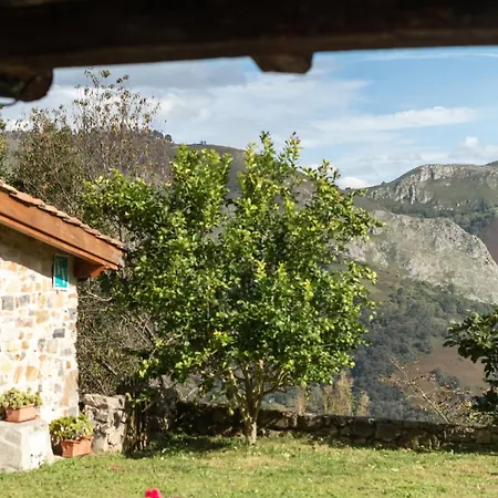 La Casona De Abajo Cerca De Cangas De Onís Avalle