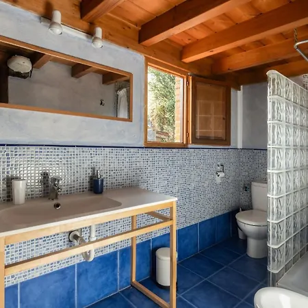 La Casona De Abajo - Cangas De Onis بيت للعطل