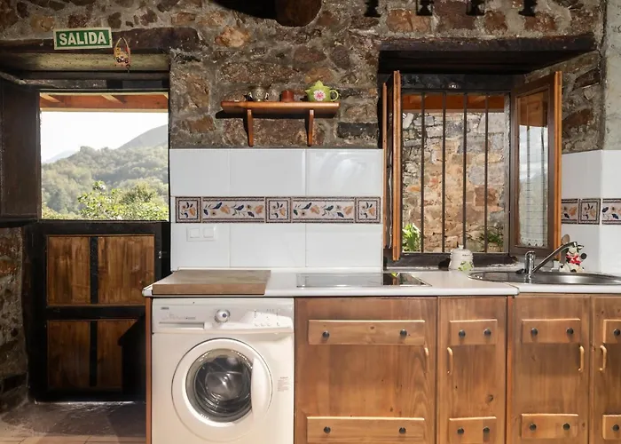 Сasa de vacaciones La Casona De Abajo Cerca De Cangas De Onís *