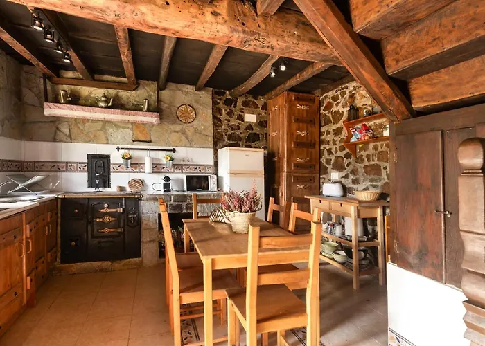 Сasa de vacaciones La Casona De Abajo Cerca De Cangas De Onís *