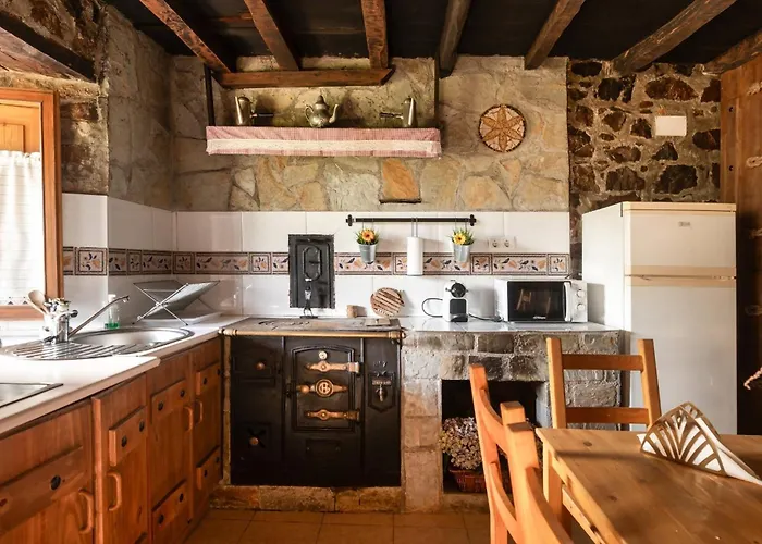 La Casona De Abajo Cerca De Cangas De Onís Avalle